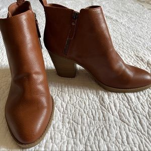 Size 11 w brown booties